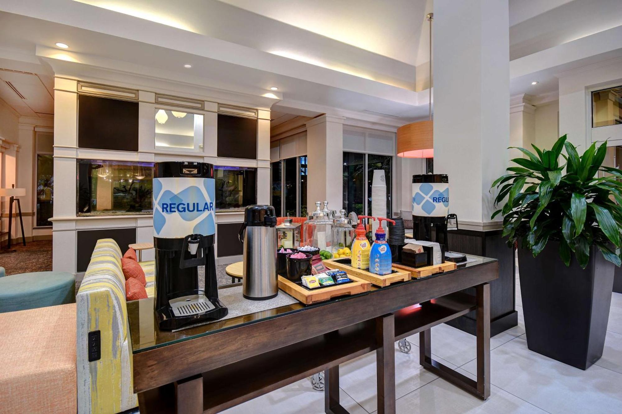 Hilton Garden Inn Fort Myers Exterior foto